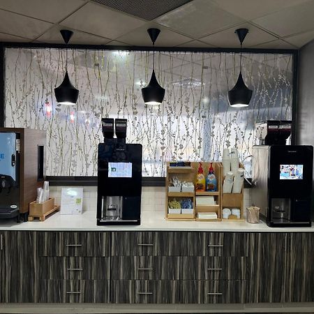 Holiday Inn Express Atlanta Galleria-Ballpark Area By Ihg Смирна Экстерьер фото