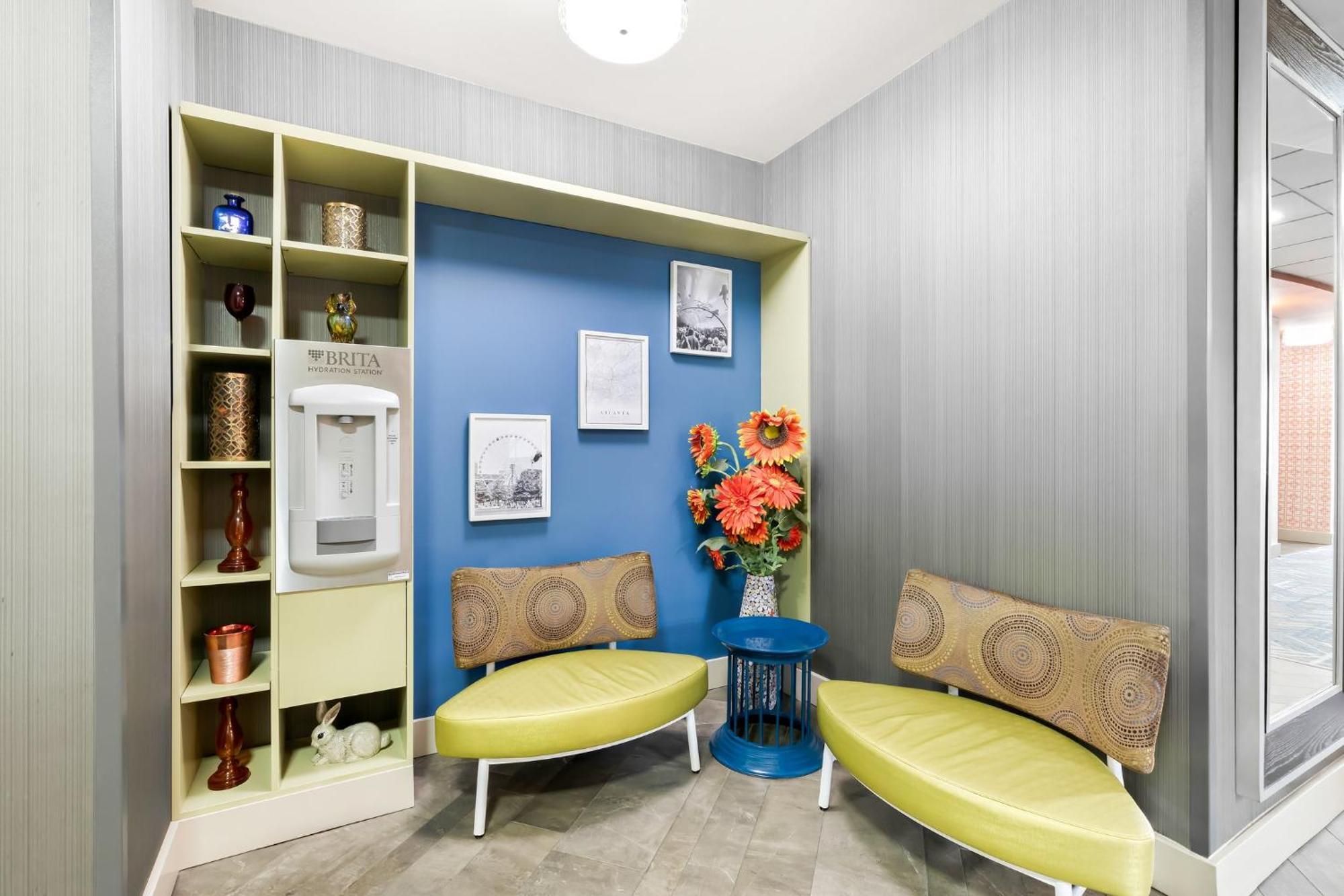 Holiday Inn Express Atlanta Galleria-Ballpark Area By Ihg Смирна Экстерьер фото