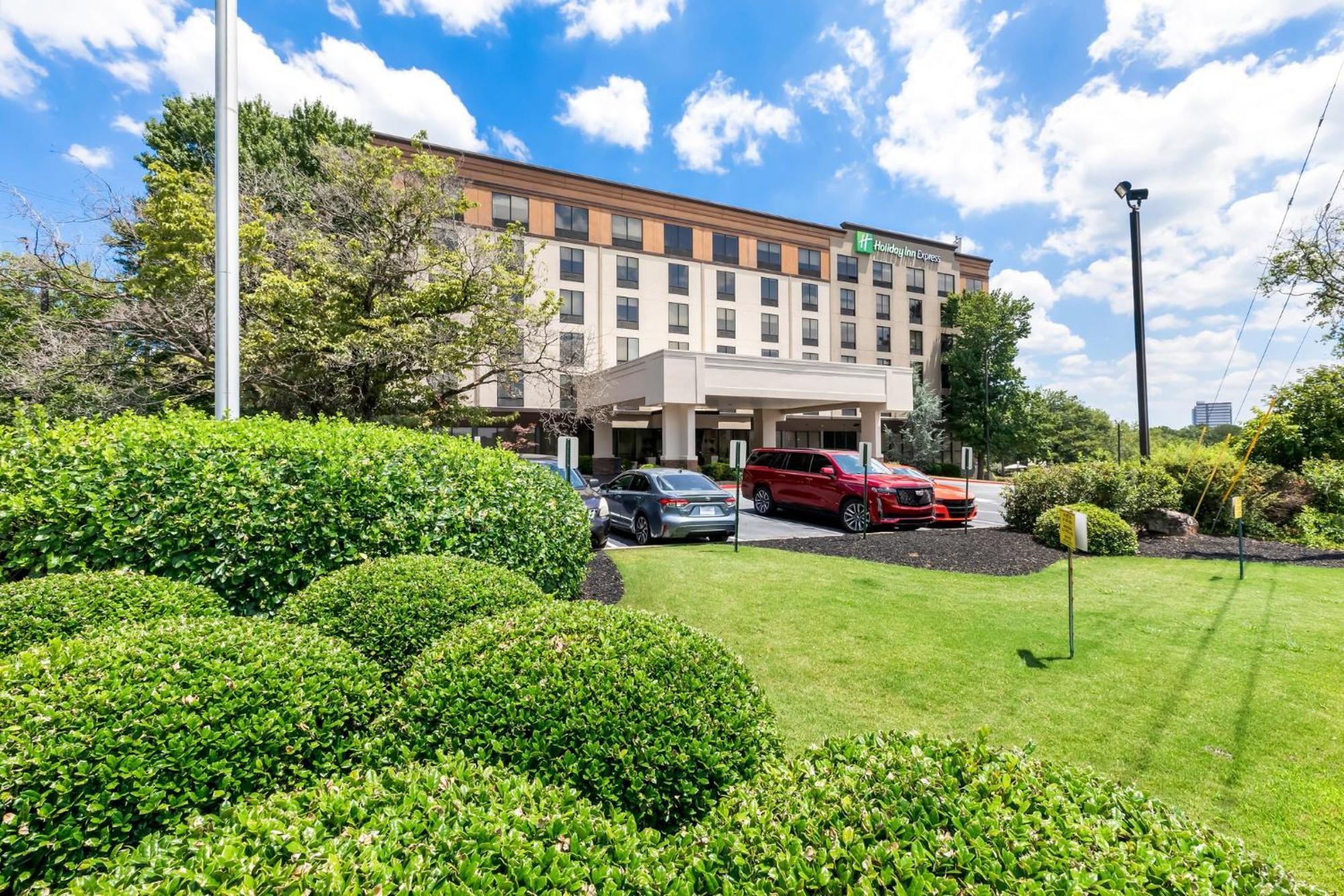 Holiday Inn Express Atlanta Galleria-Ballpark Area By Ihg Смирна Экстерьер фото
