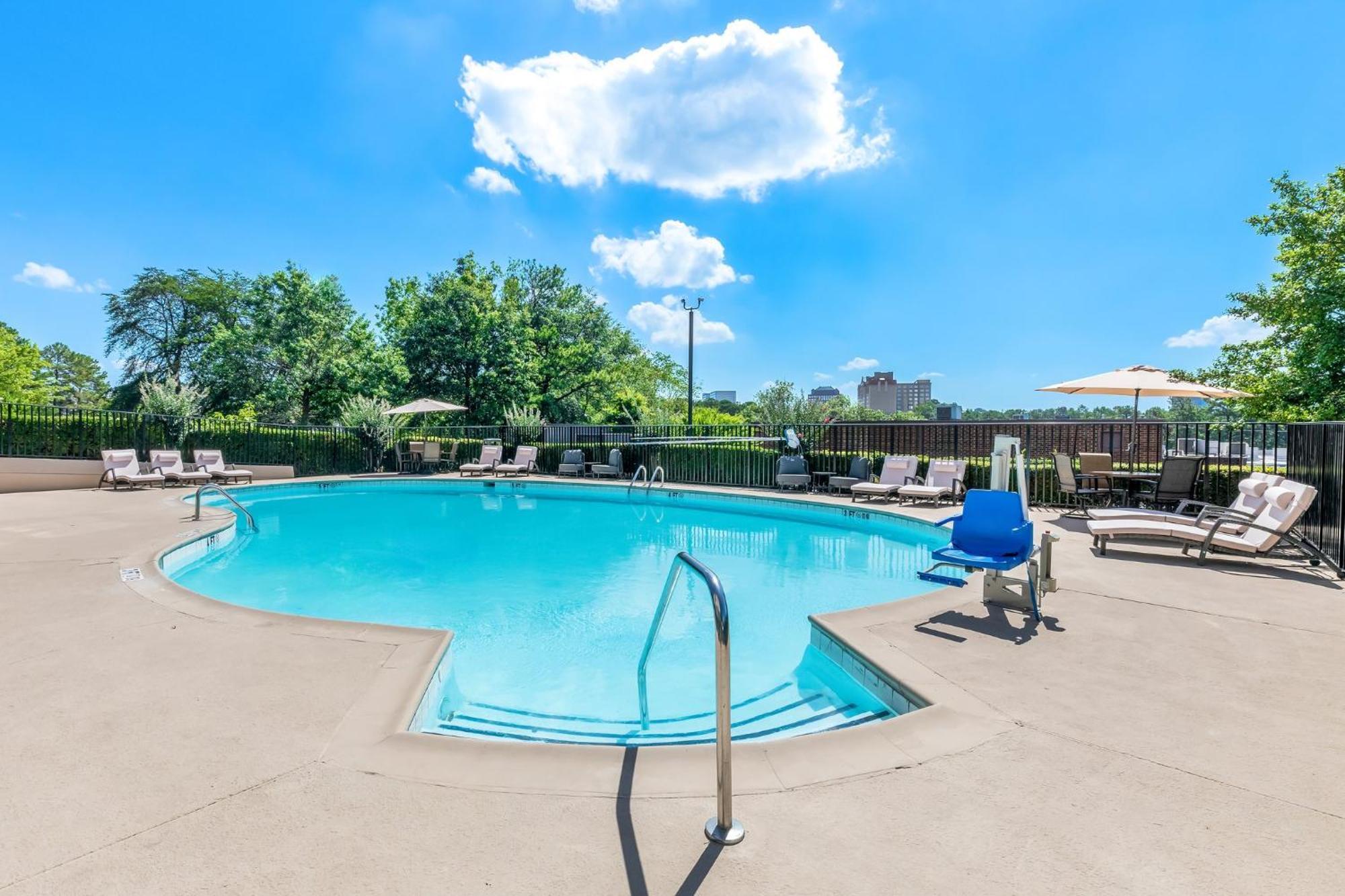 Holiday Inn Express Atlanta Galleria-Ballpark Area By Ihg Смирна Экстерьер фото
