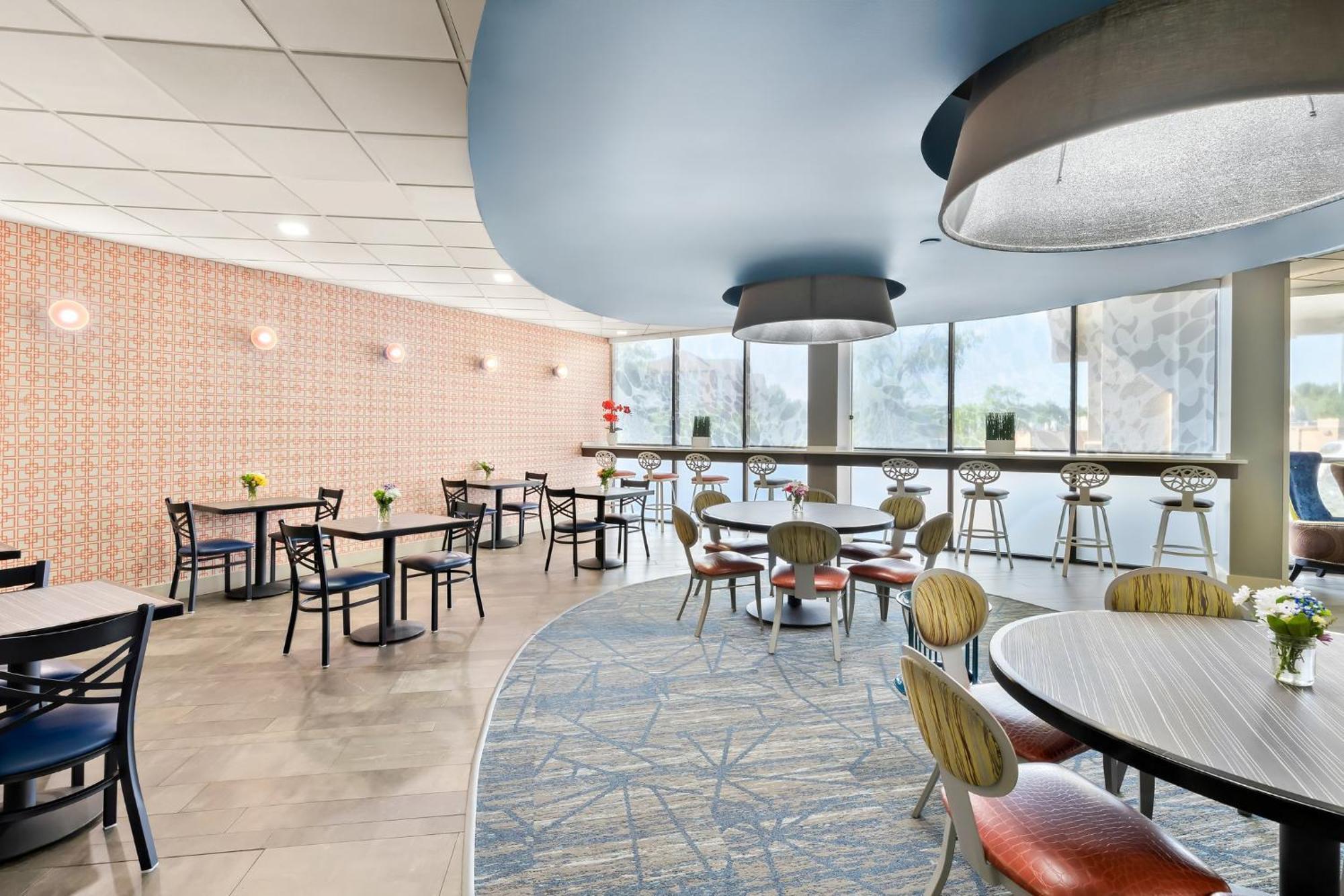 Holiday Inn Express Atlanta Galleria-Ballpark Area By Ihg Смирна Экстерьер фото