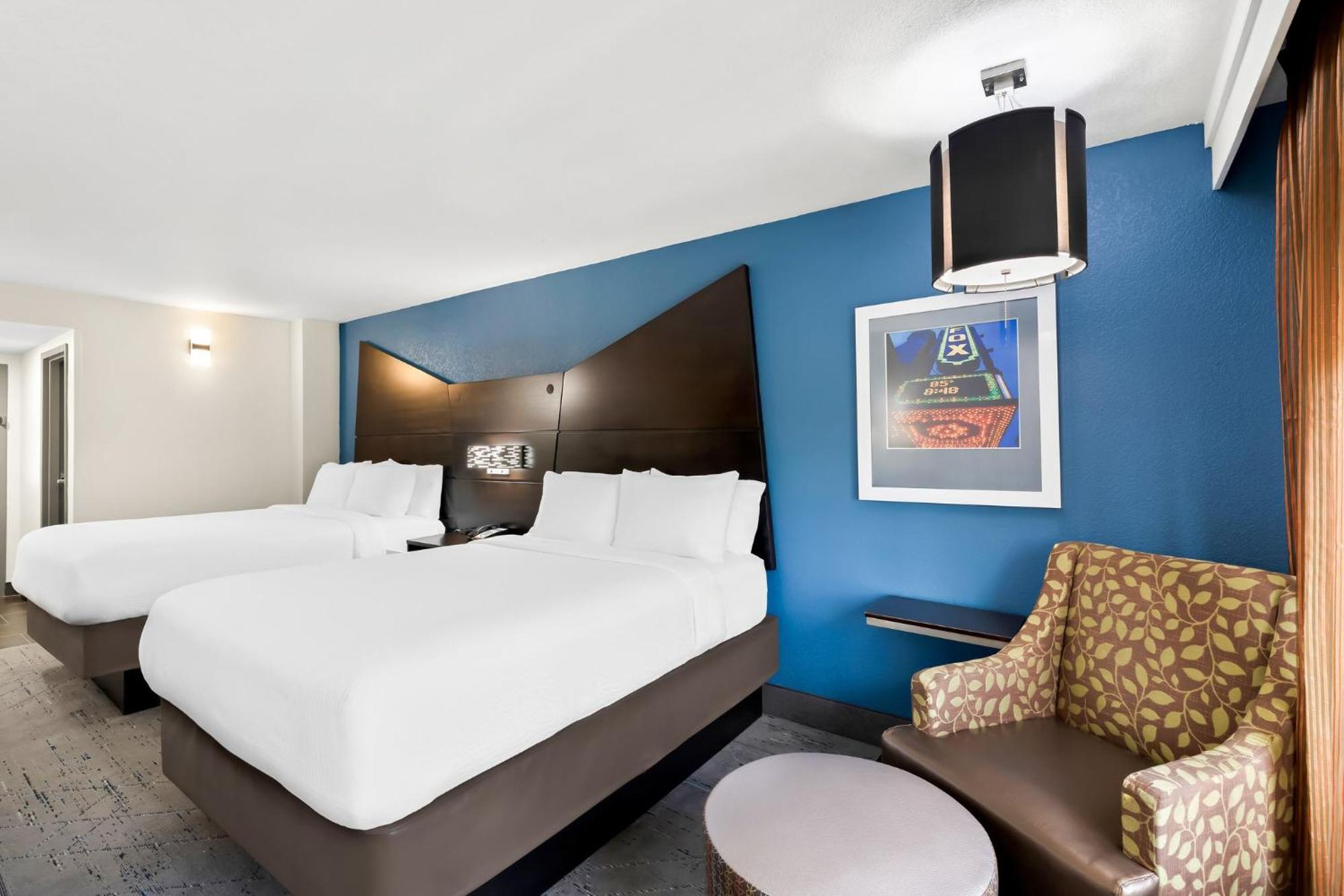 Holiday Inn Express Atlanta Galleria-Ballpark Area By Ihg Смирна Экстерьер фото