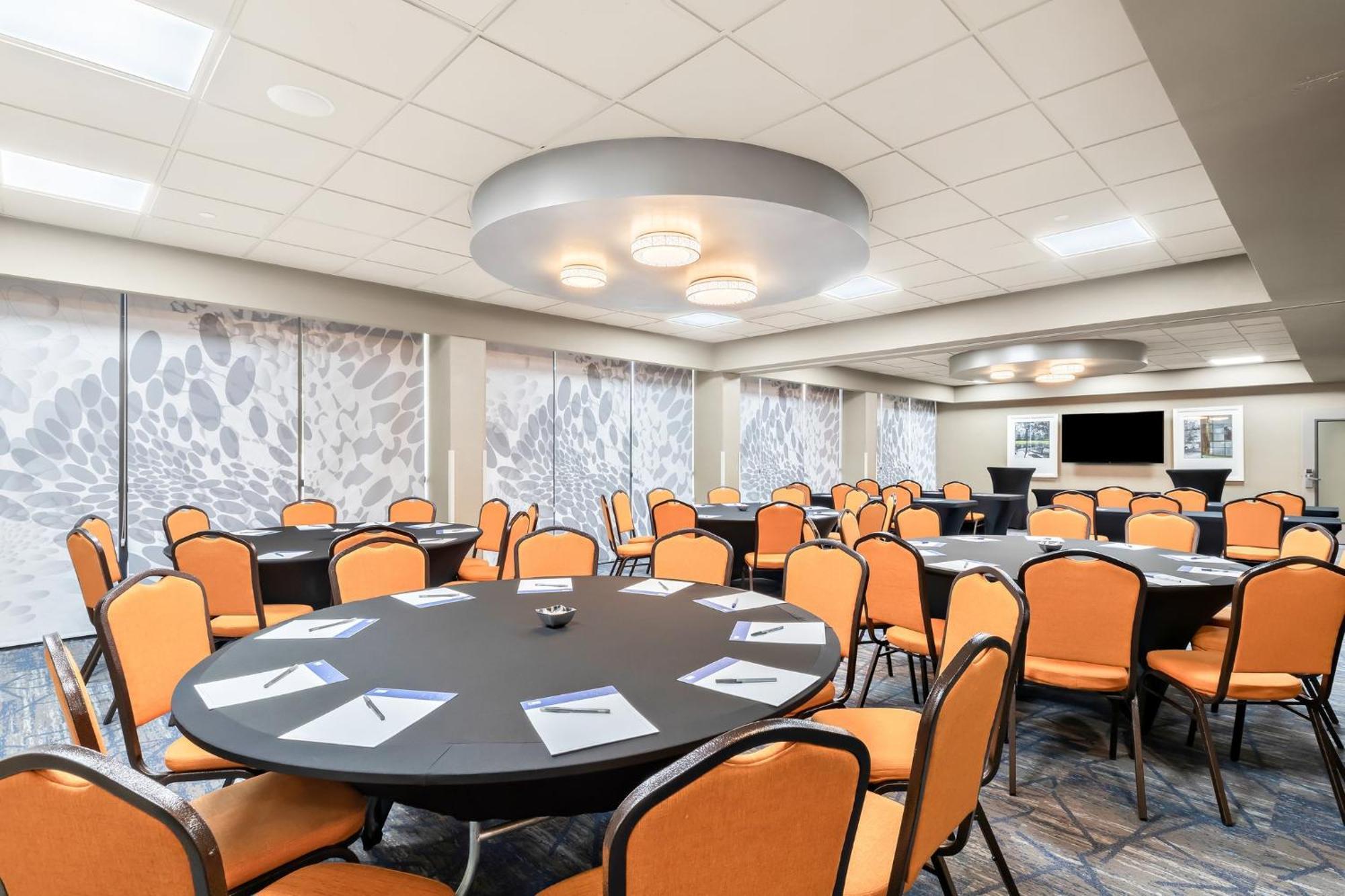 Holiday Inn Express Atlanta Galleria-Ballpark Area By Ihg Смирна Экстерьер фото