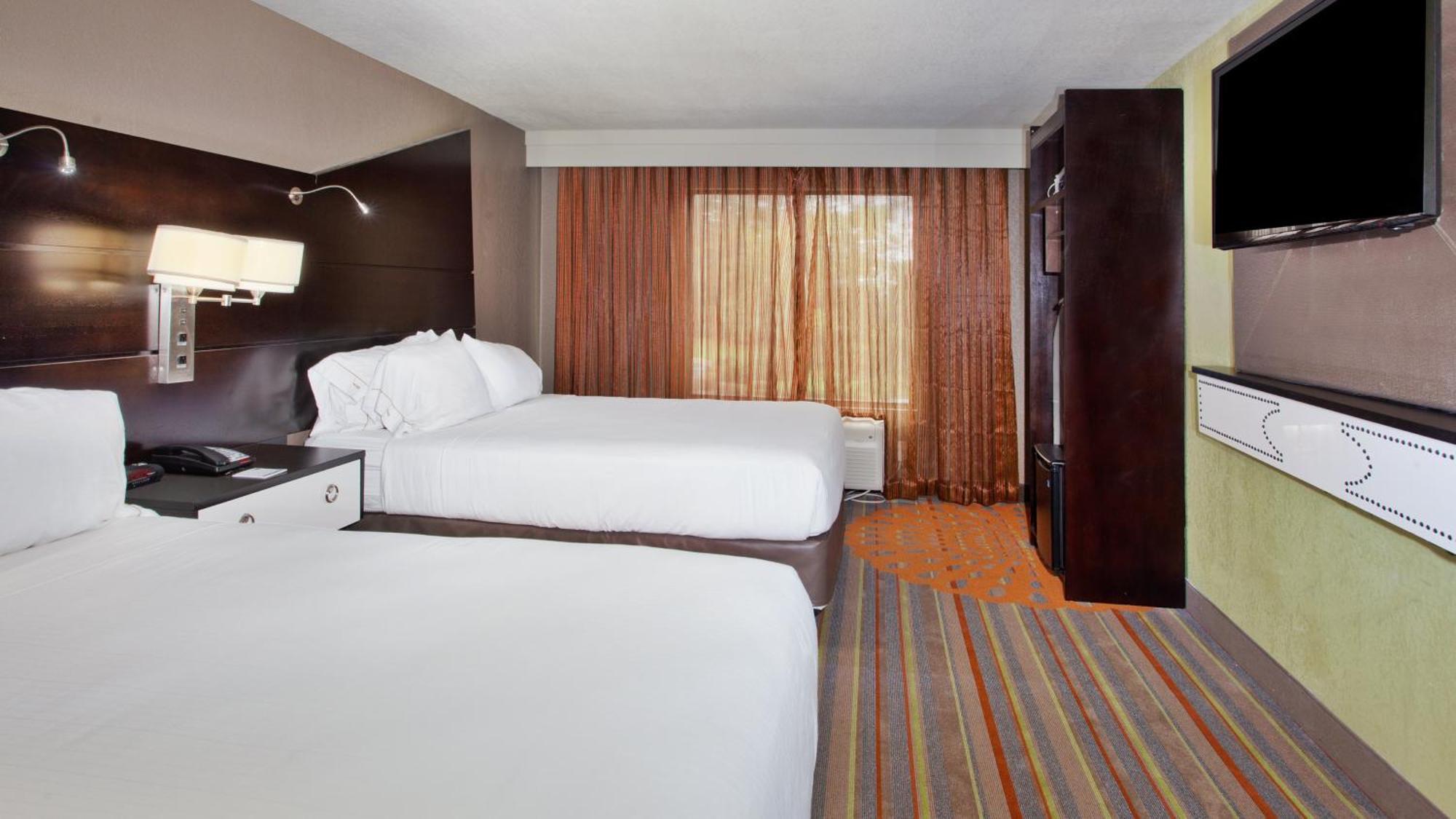 Holiday Inn Express Atlanta Galleria-Ballpark Area By Ihg Смирна Экстерьер фото