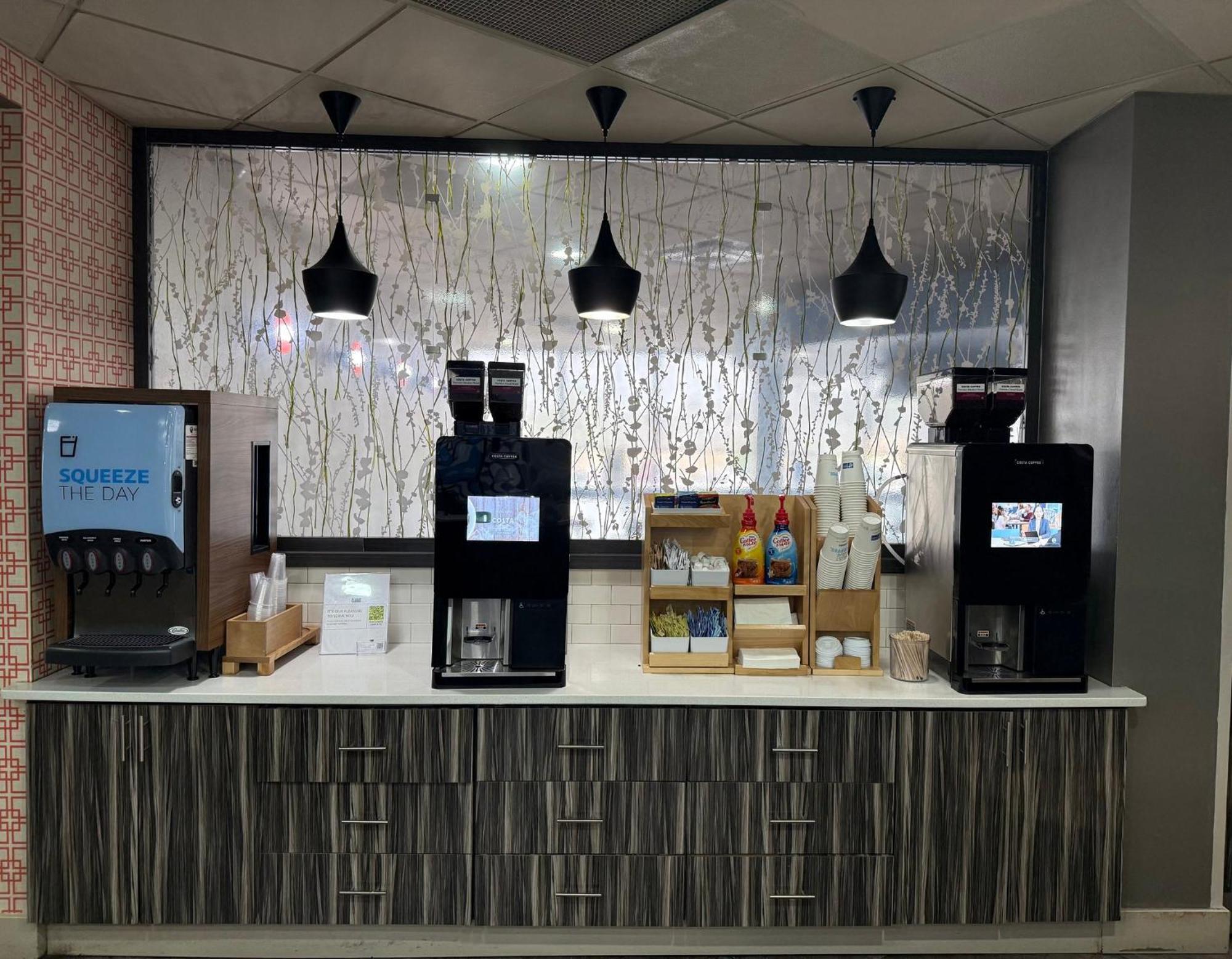 Holiday Inn Express Atlanta Galleria-Ballpark Area By Ihg Смирна Экстерьер фото