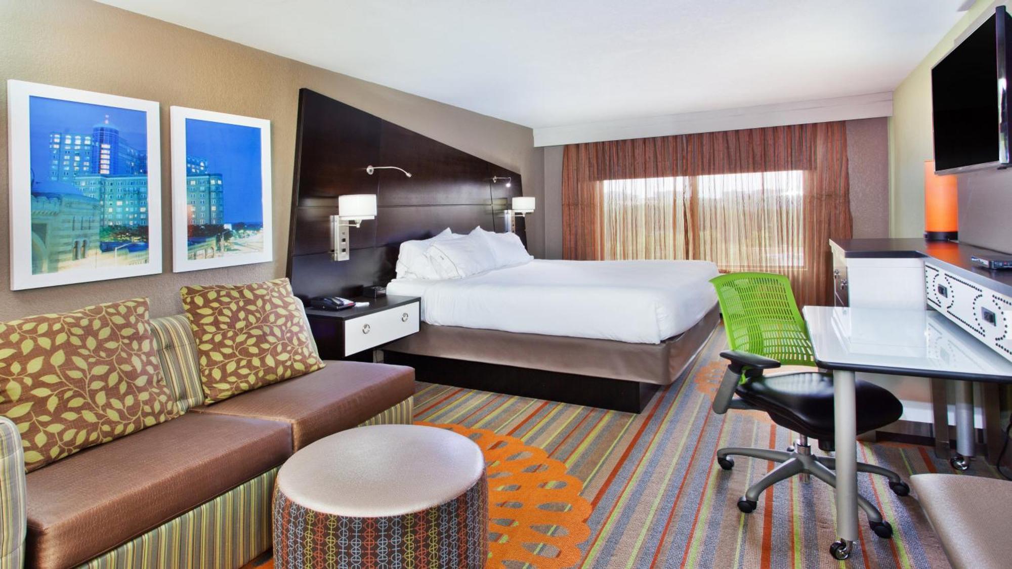 Holiday Inn Express Atlanta Galleria-Ballpark Area By Ihg Смирна Экстерьер фото