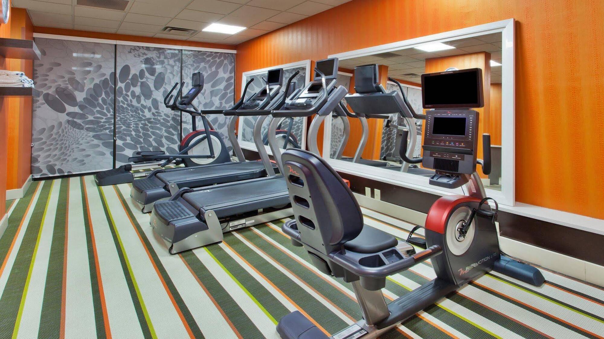 Holiday Inn Express Atlanta Galleria-Ballpark Area By Ihg Смирна Экстерьер фото
